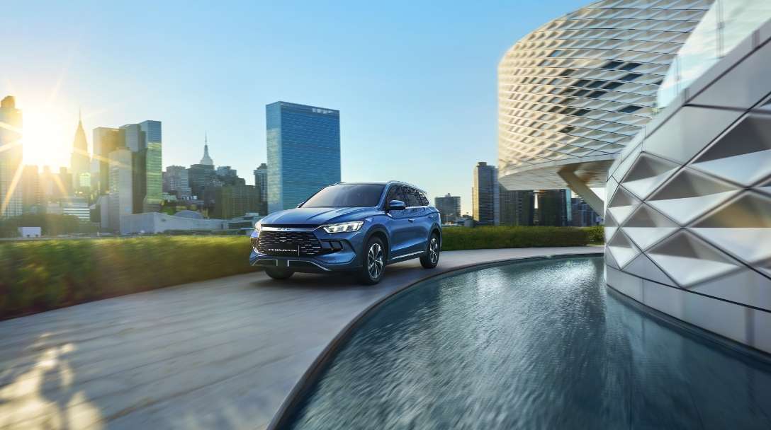 More -  Κλείστε Test Drive